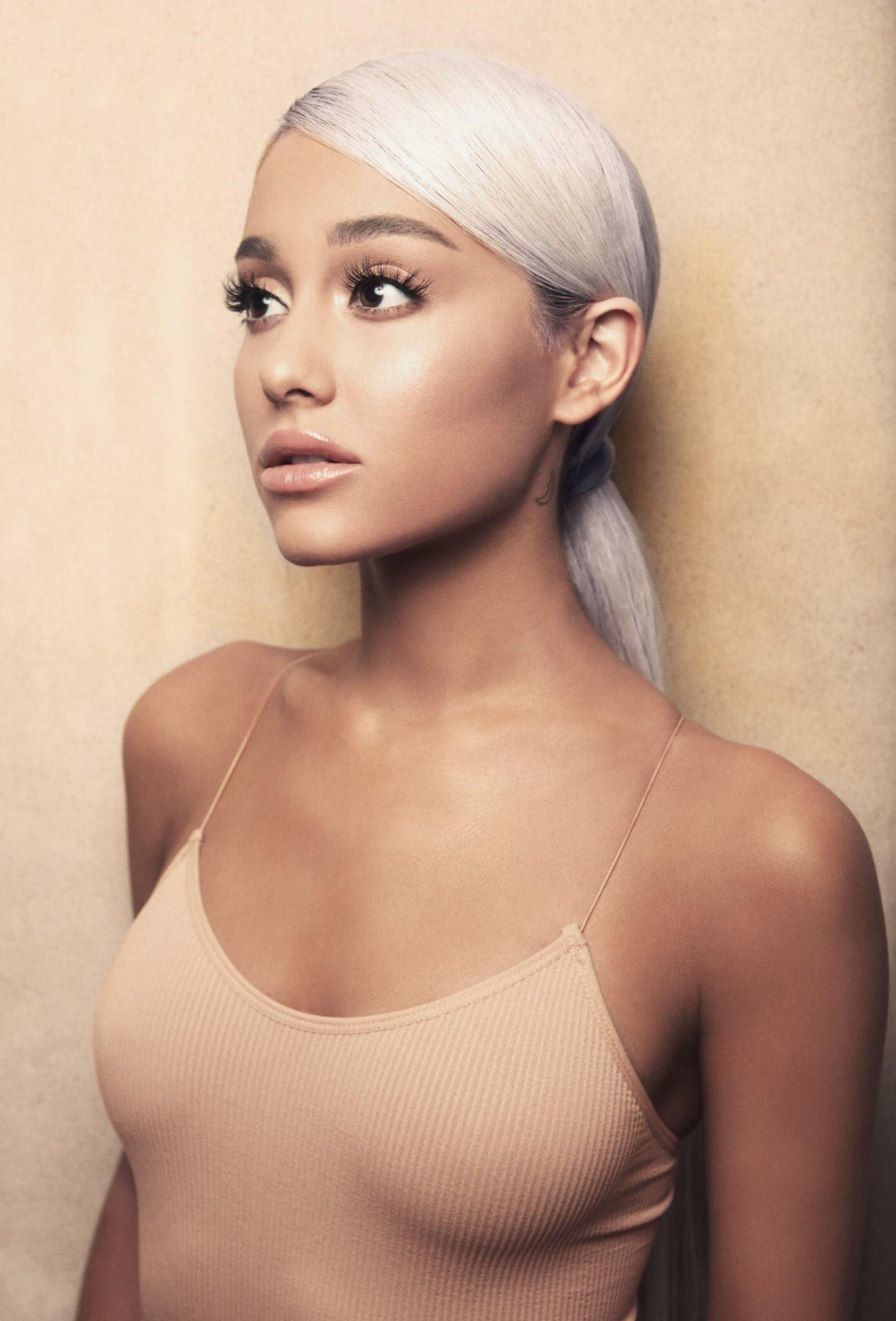 Ariana Grande 10