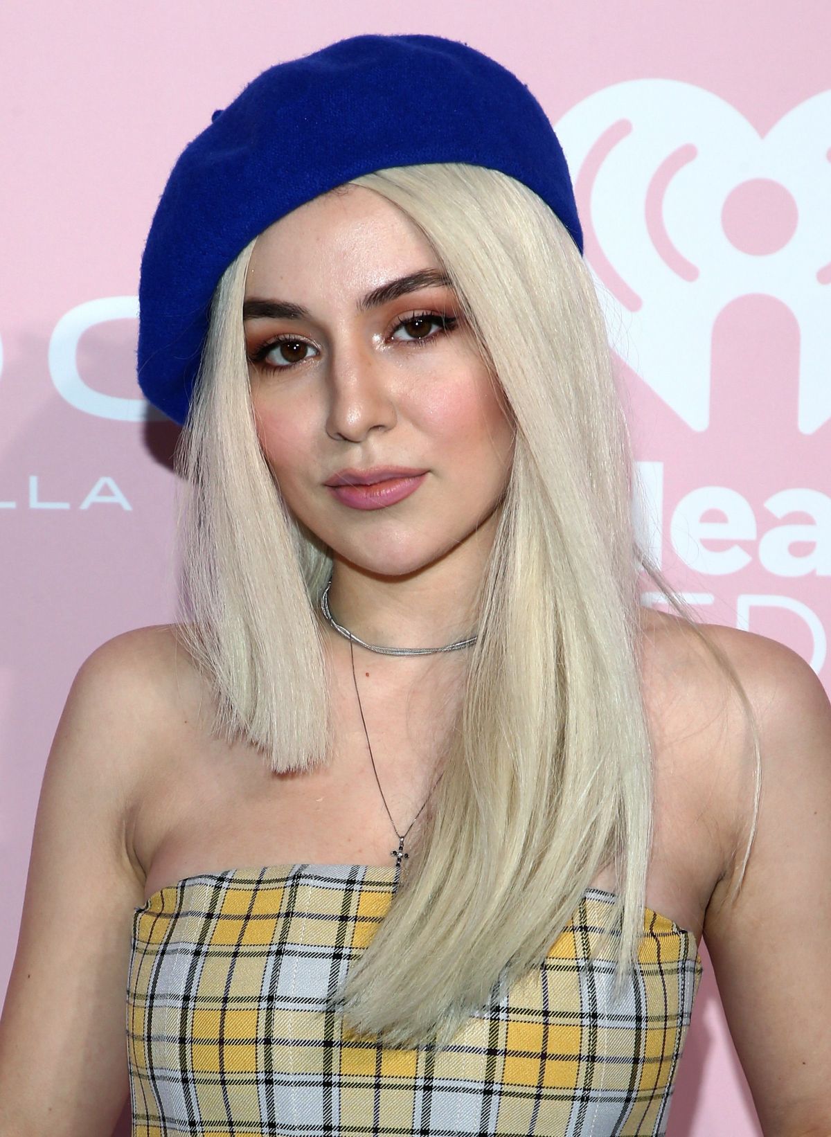 Ava Max 04