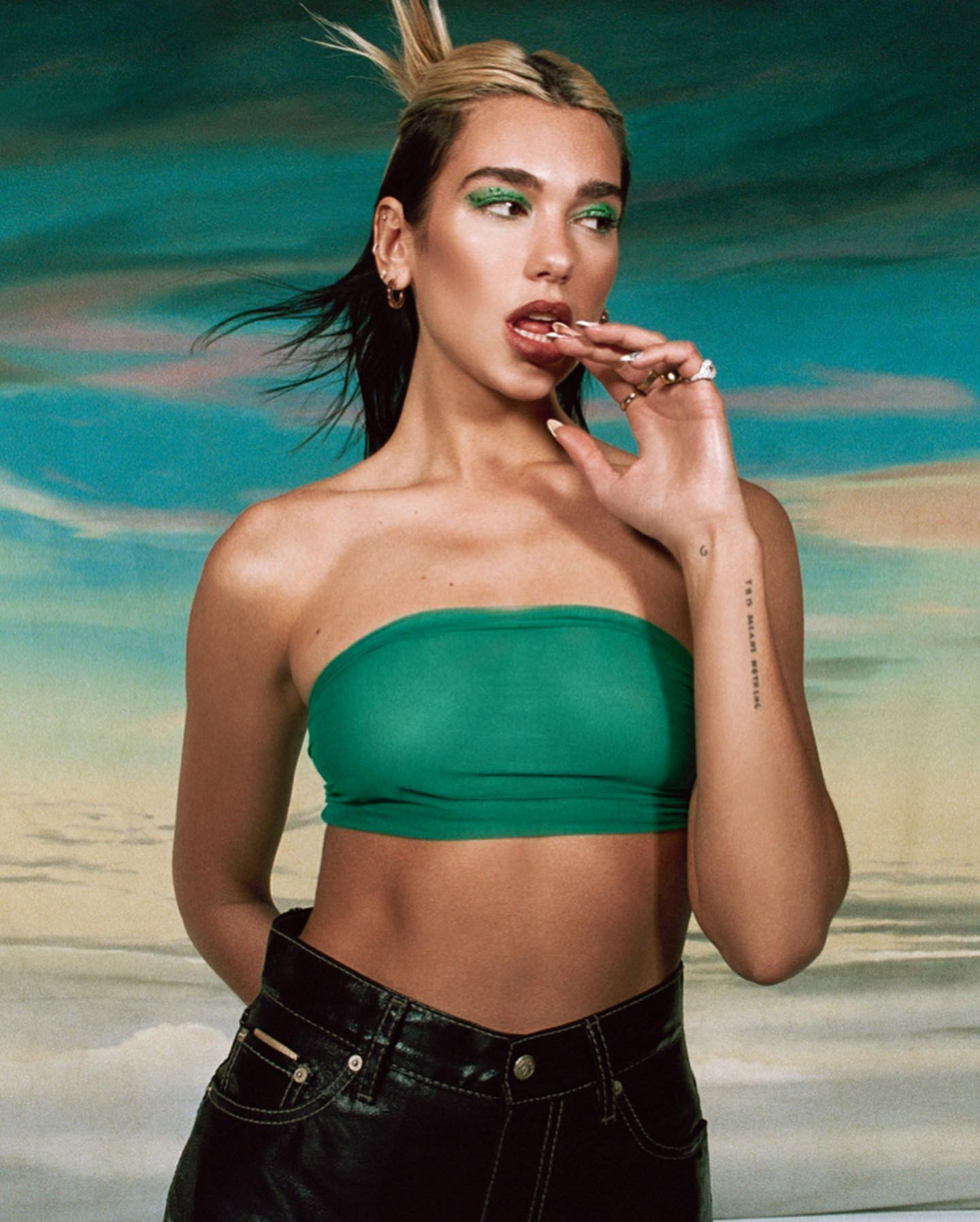 Dua Lipa 18