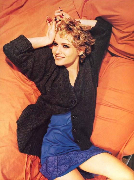 Jennifer Jason Leigh 02