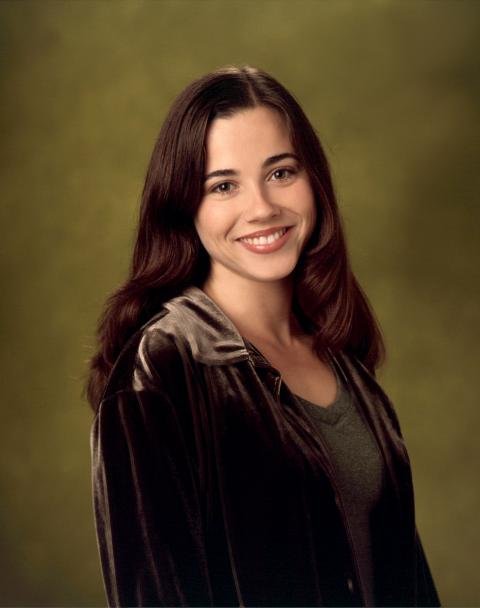 Linda Cardellini 13