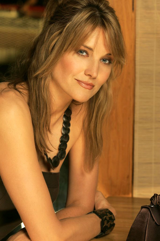 Lucy Lawless 01