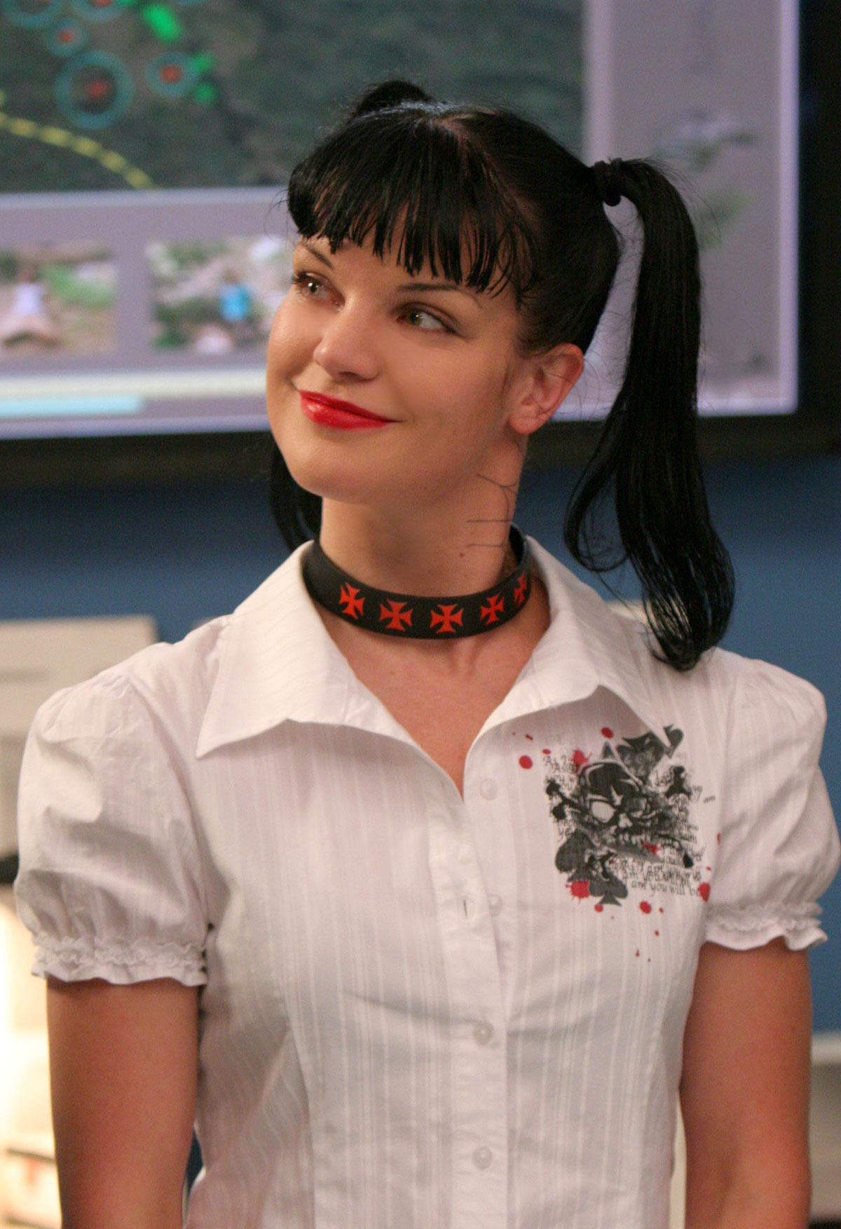 Pauley Perrette 08