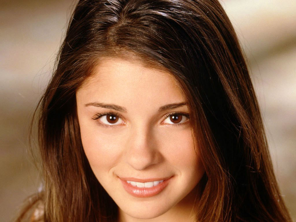 Shiri Appleby 01